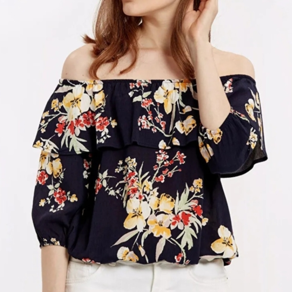 Elegant Floral Ruffle Blouse - Black